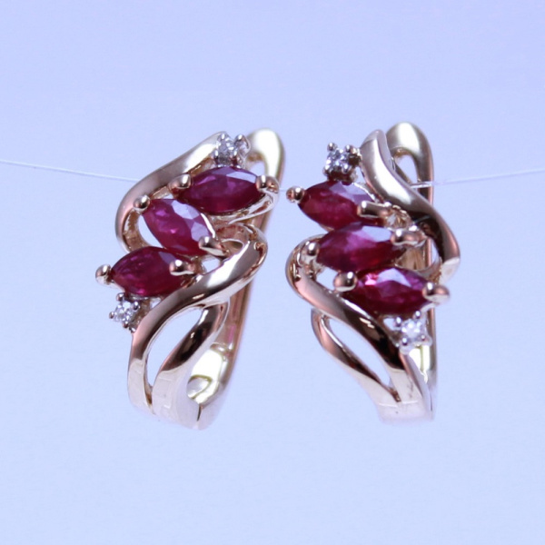 Серьги из красного золота с рубинами и бриллиантами